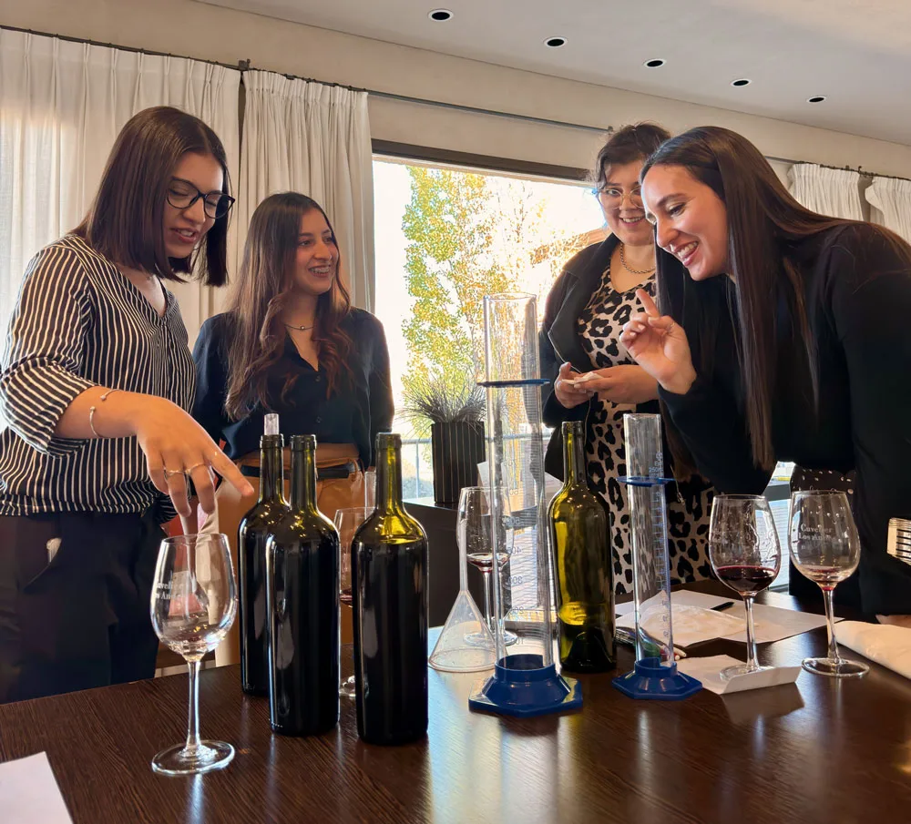 Cada equipo ensambla su propio blend